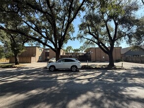 Building Photo - 1530 Heights Blvd