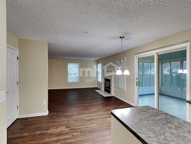 Building Photo - 5477 Buxley Dr