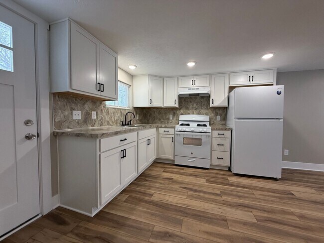 Foto del edificio - Like New! - 1 Bedroom Home in Muskegon