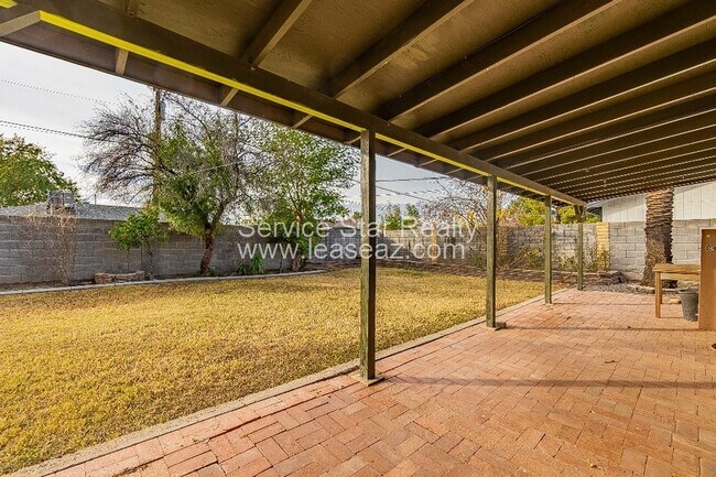 Foto del edificio - 5702 N 13th Pl