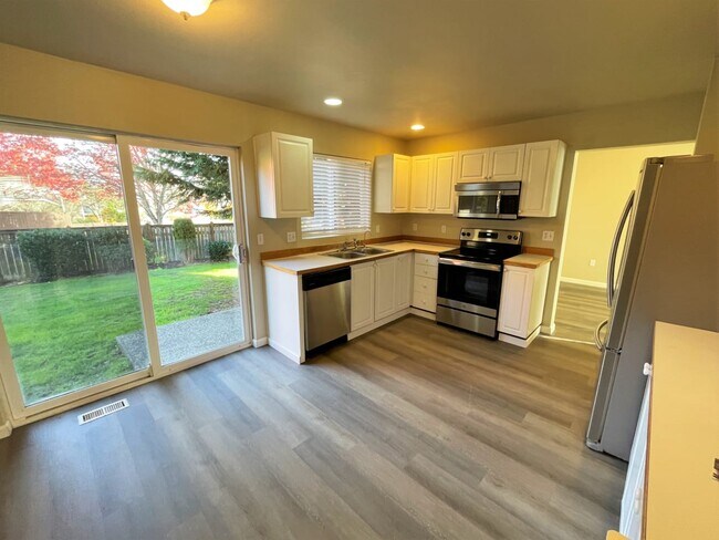 Foto del edificio - 6215 90th Street Ct E