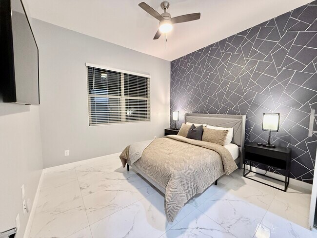 Building Photo - 4013 W Buist Ave