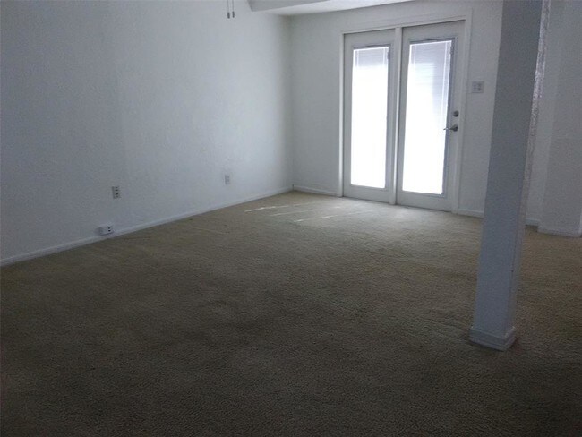 Building Photo - 501 Jean Lafitte Cove