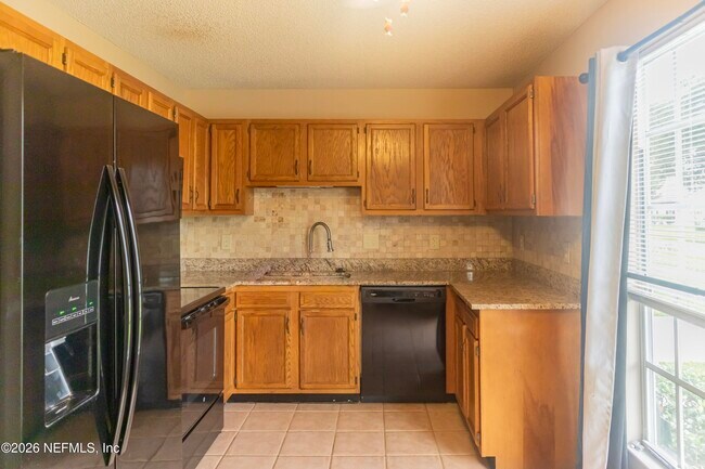 Building Photo - 3844 English Colony Dr N