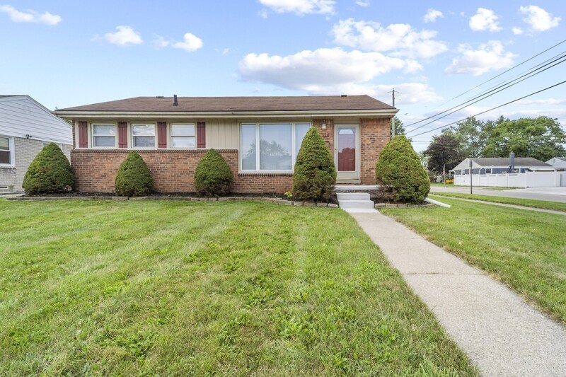 Primary Photo - 1697 Winchester Ave