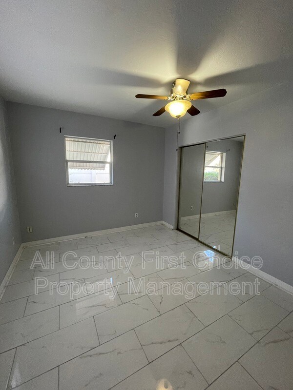 Building Photo - 4012 37th Ave N