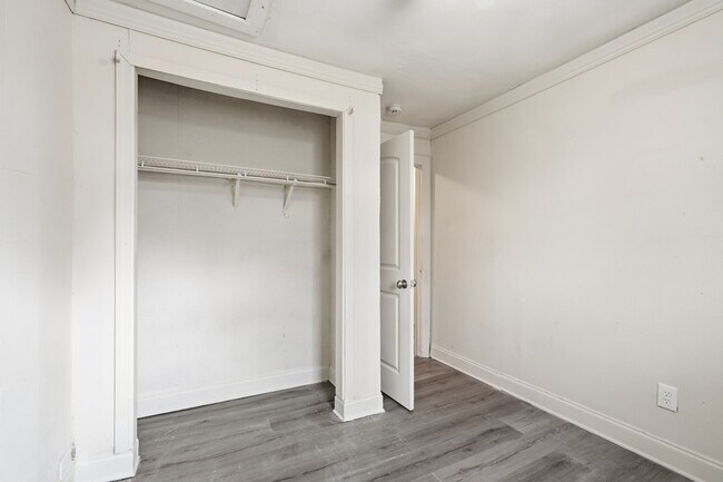 Foto del edificio - 140 Ambroise St