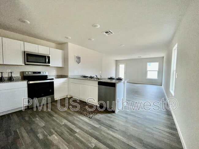 Foto del edificio - 2411 Village Dr