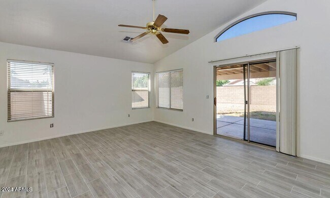 Building Photo - 1280 W Sparrow Ct