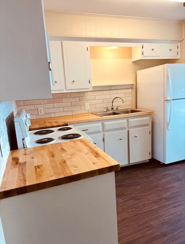 Foto del edificio - 1757 Sheppard Rees Rd