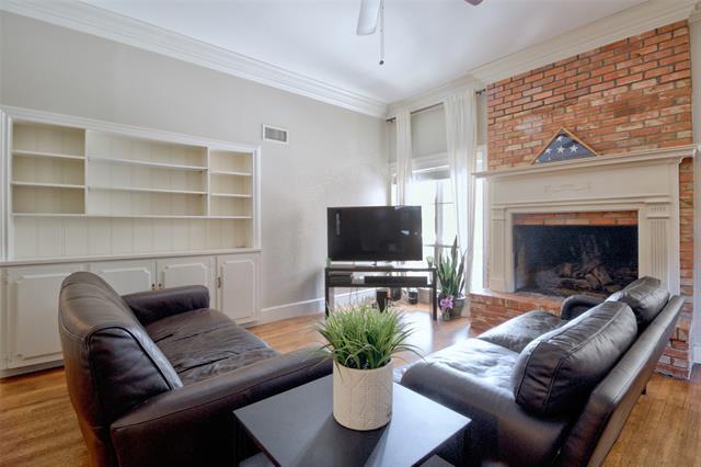 Foto del edificio - 6228 Crestmont Dr