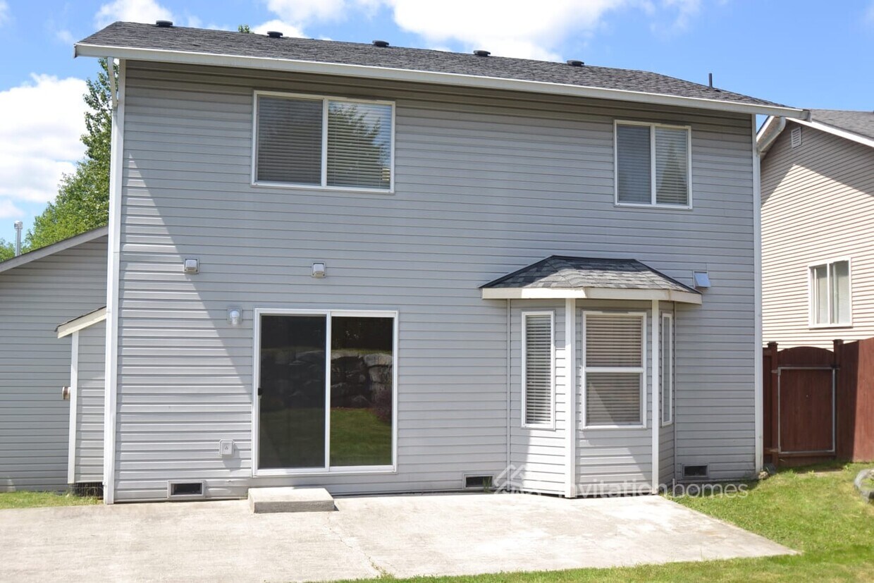 Building Photo - 9905 65th Dr NE