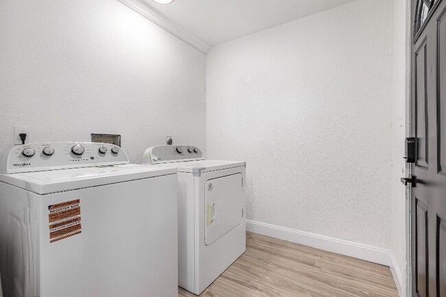 Foto del edificio - 733 Tarpon Ave