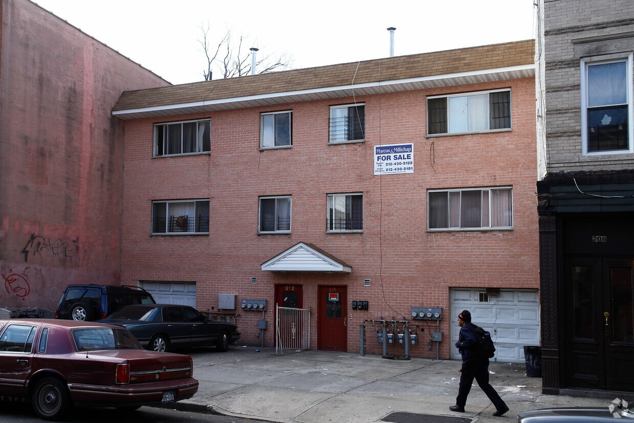 Foto del edificio - 210 Malcolm X Blvd