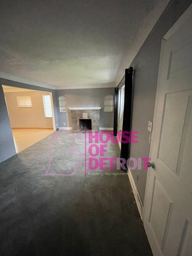 Building Photo - 3 BEDROOM | 1 BATHROOM | FREE PRE SCREEN