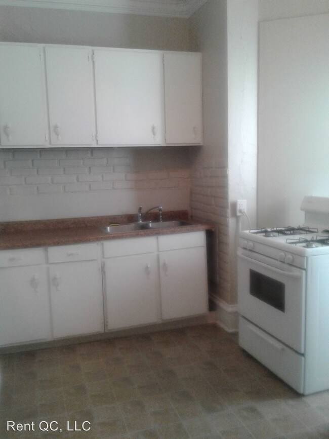 Building Photo - 2515 6th Ave