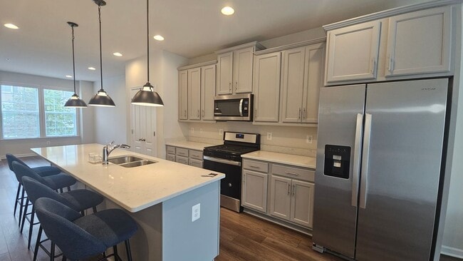 Building Photo - 9072 Fox Stream Way