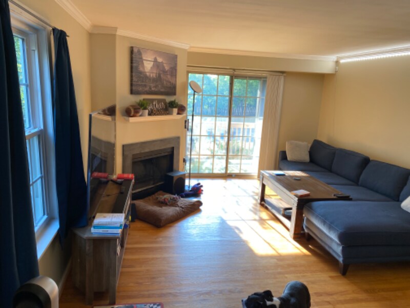 Foto principal - 6913 Victoria Dr
