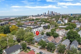 Building Photo - 1325 W 59th St