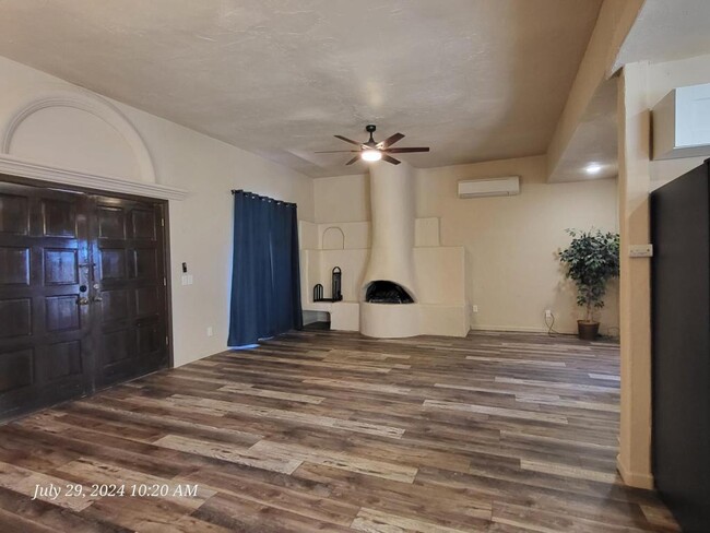 Foto del edificio - 6309 N Laguna Rd