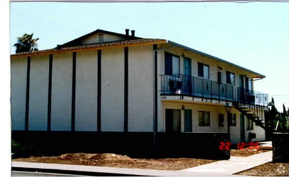 Building Photo - 1201 Dana Dr