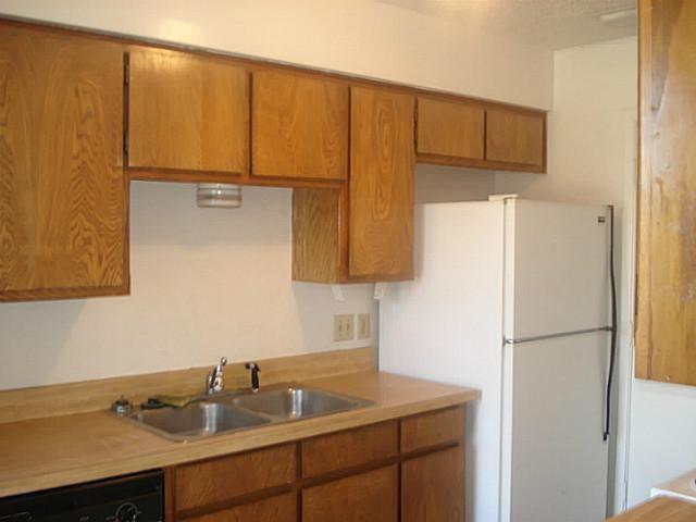 Building Photo - 2400 Ventura Dr