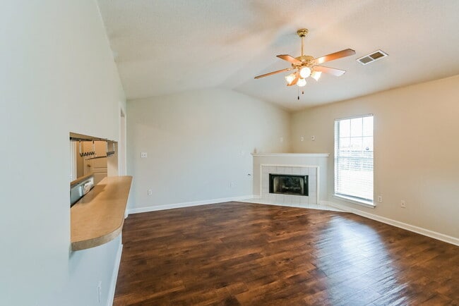 Building Photo - 7292 Crystal Dr