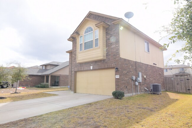 Foto del edificio - 4906 Bayer Hollow Dr