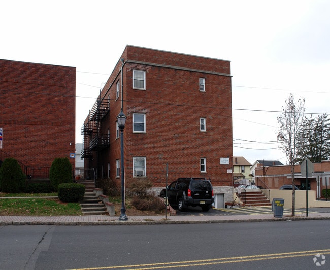Building Photo - 68 E Main St