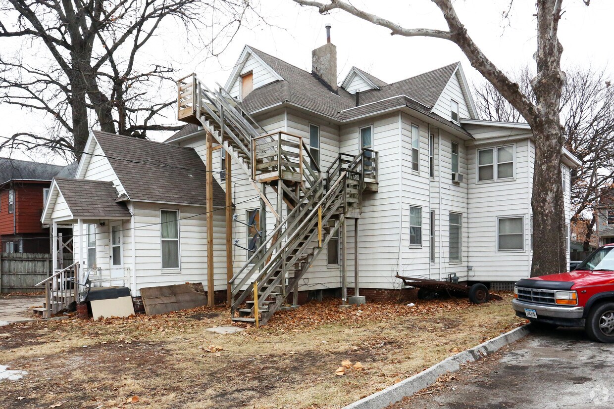 Building Photo - 2906 Cottage Grove Ave