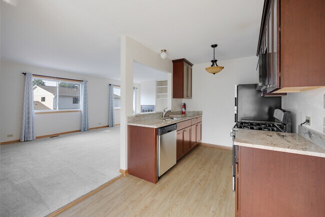Foto del edificio - 717 Whitesail Dr