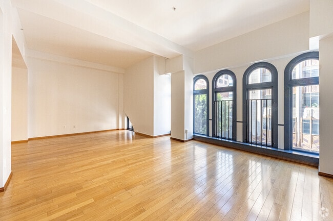 LOFT, 1BA - 1,415SF - BEDROOM - Spring Arcade Building