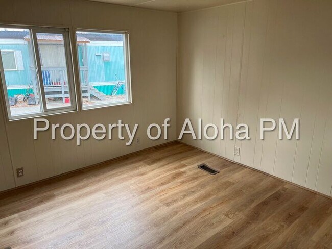Building Photo - 2500 S Gekeler Ln