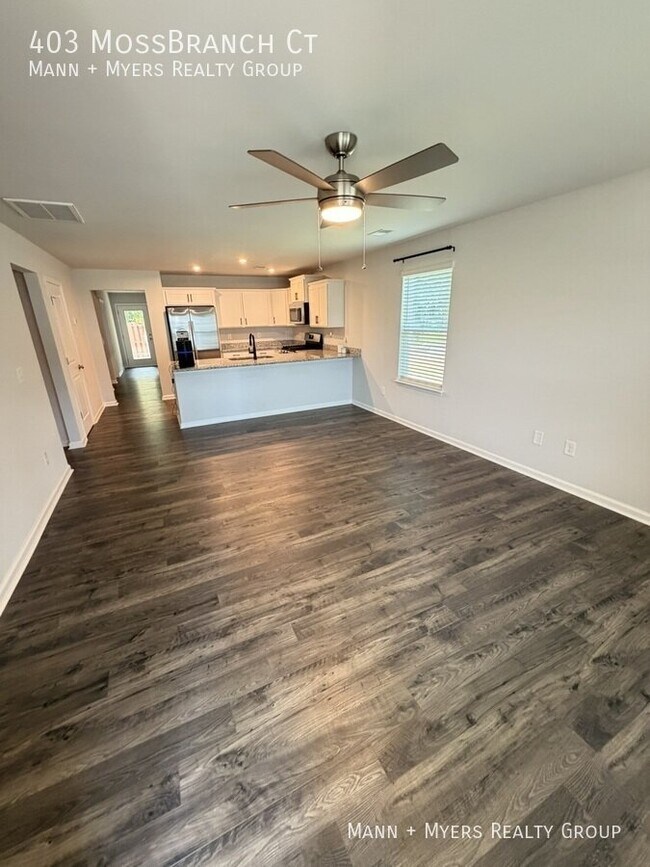 Foto del edificio - 403 MossBranch Ct