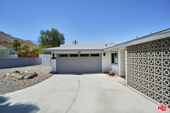 Building Photo - 39047 Sherry Cir