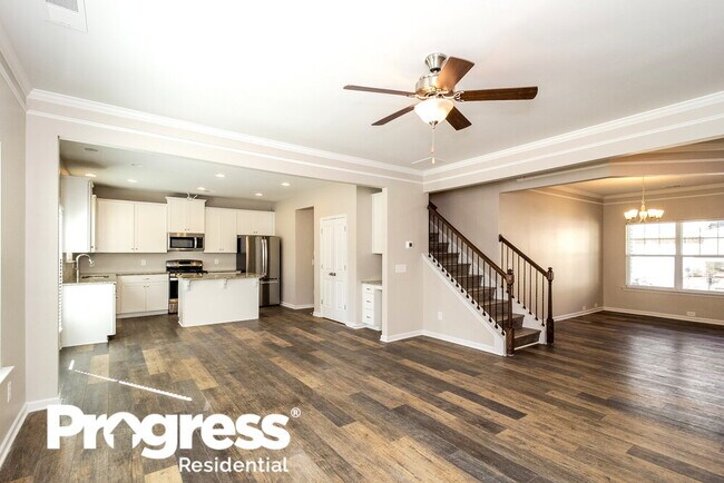 Building Photo - 366 Crescent Woode Dr