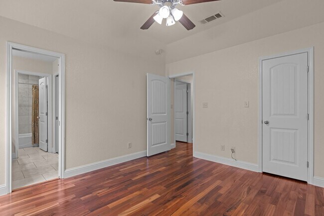 Foto del edificio - 2801 Savoy Pl