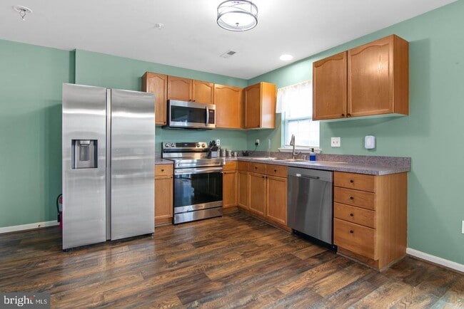 Building Photo - 110 Stull Ct