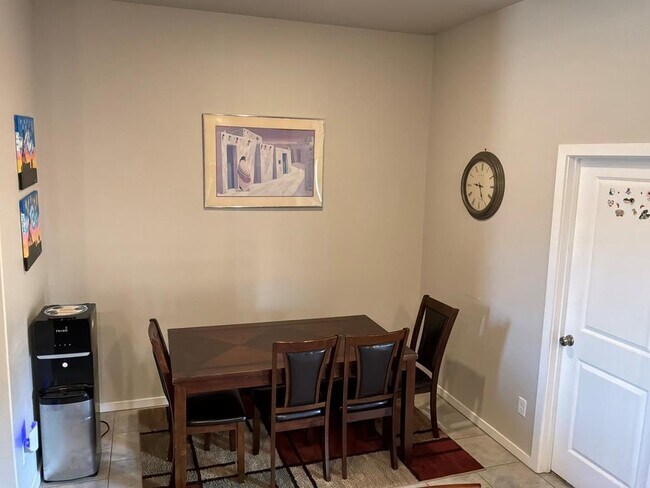 Building Photo - 1303 Terra Cotta St