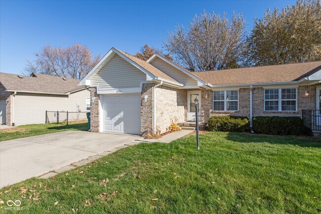 Foto del edificio - 2099 Galaxy Dr