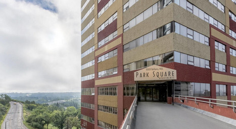 Photo du bâtiment - Park Square Apartments