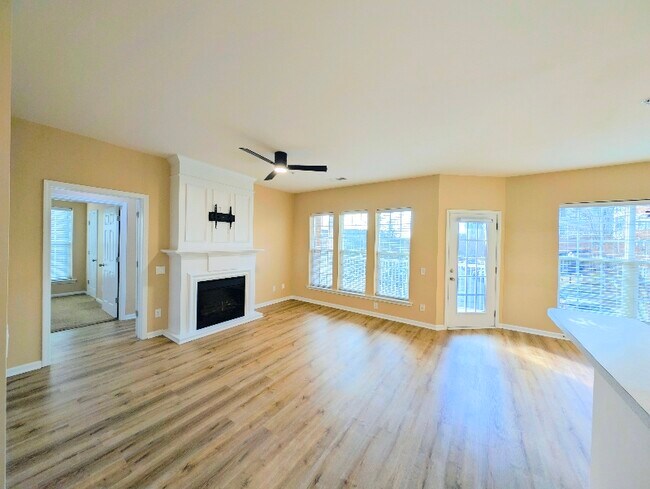 Foto del edificio - 15029 Santa Lucia Dr