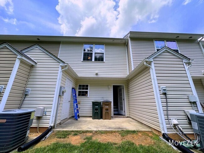 Building Photo - 113 Swan Haven Ln
