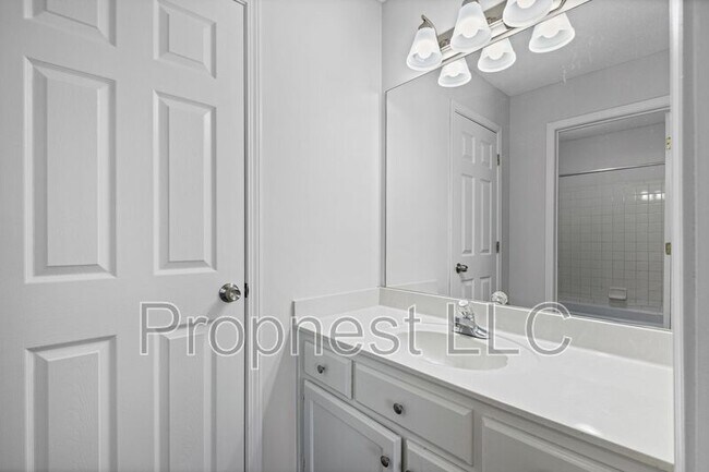 Foto del edificio - 807 Barrington Woods Cove