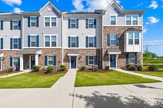 Building Photo - 1725 Aspire St