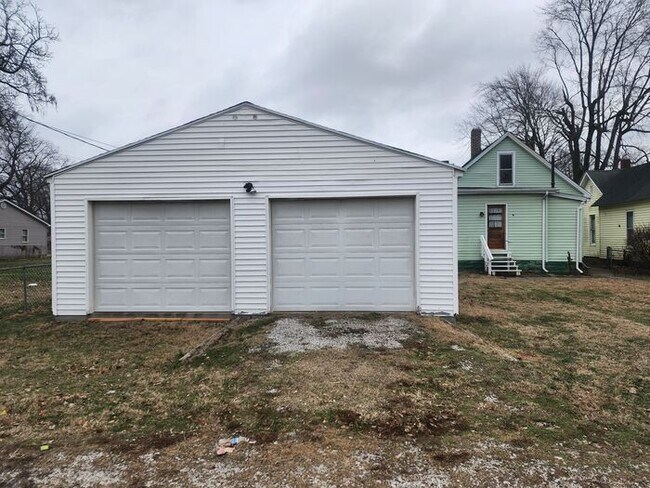 Foto del edificio - 2-3 Bedroom Home w/Large Kitchen - Section 8 Welcome & Pets Negotiable!