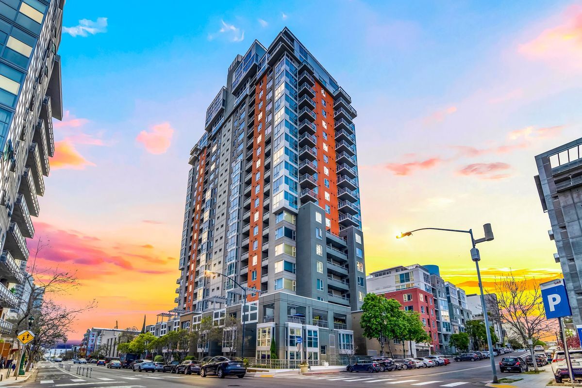 Foto principal - 300 W Beech St