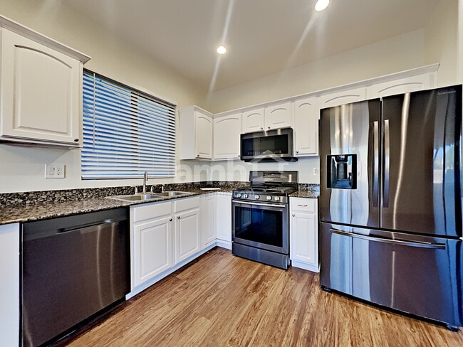 Building Photo - 902 E Autumn Harvest Pl