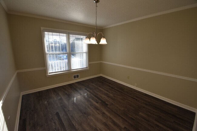 Building Photo - 285 Meadow View Dr
