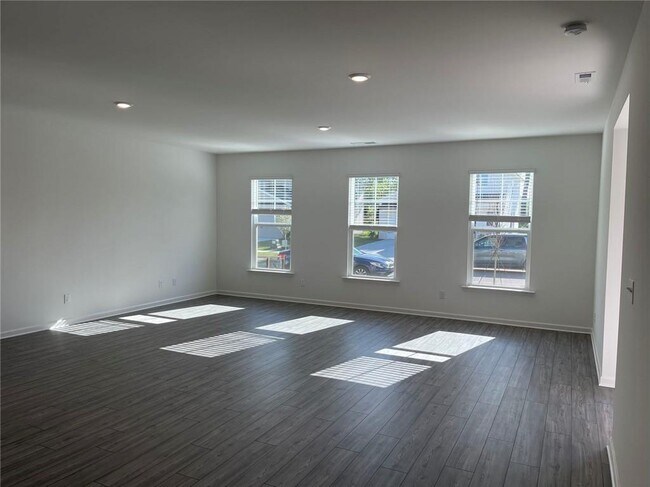 Building Photo - 161 Peregrine Point